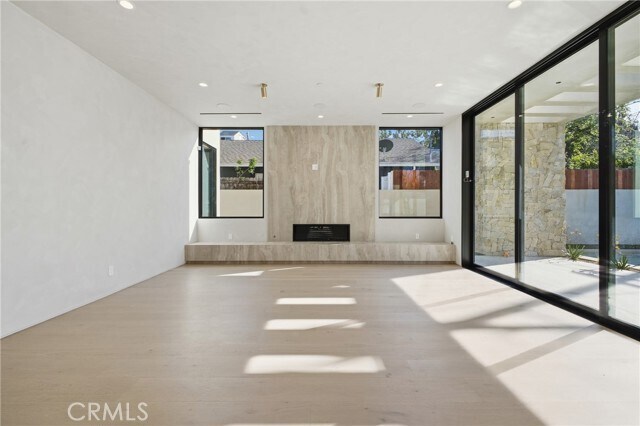 Building Photo - 4827 Stansbury Ave