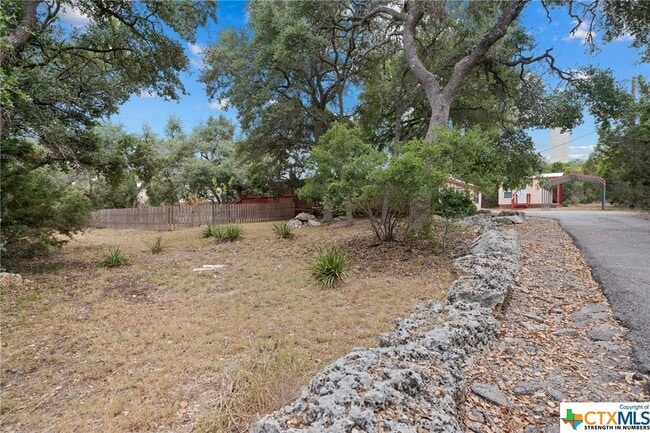 Building Photo - 1310 Scenic View Dr