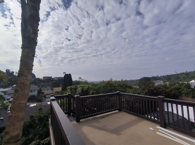 Building Photo - Upgraded Two Story Home - Bay Ho - View Lot - Central AC