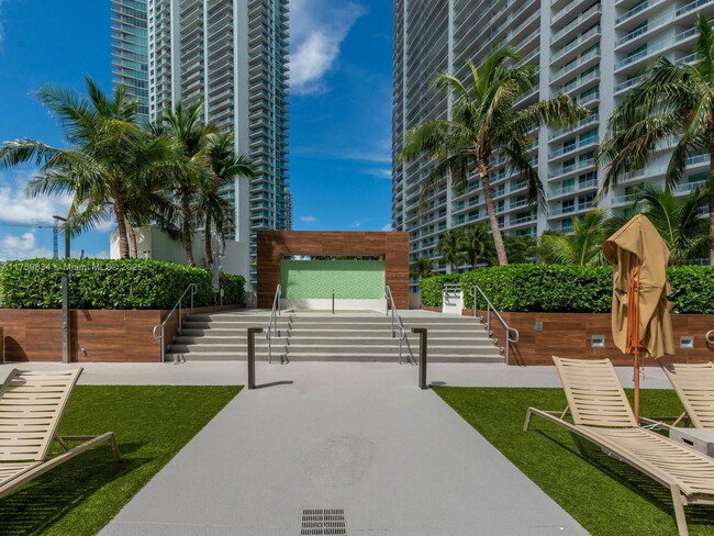 Building Photo - South Miami Avenue, Miami, FL 33130 - 2 BR...