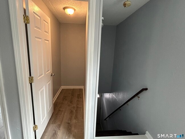 Building Photo - 18 Wilson St