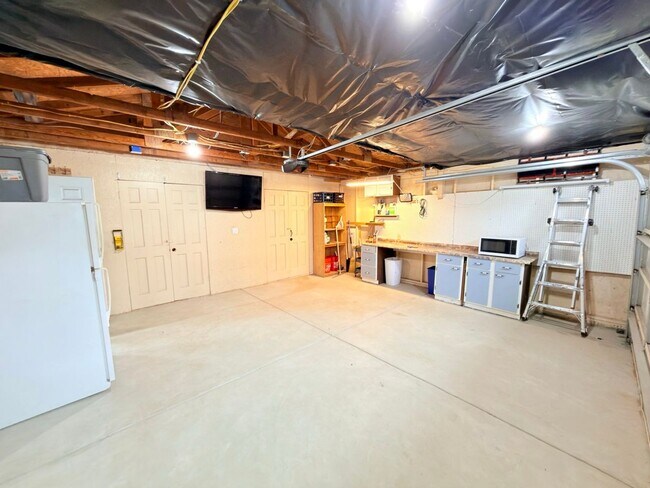 Building Photo - Charming Everett Home with Spacious Backyard, Garage, and Bonus Flex Spaces