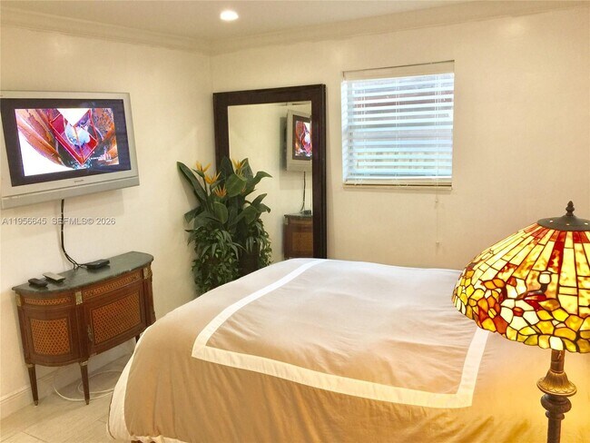 Building Photo - 223 SW 10th St