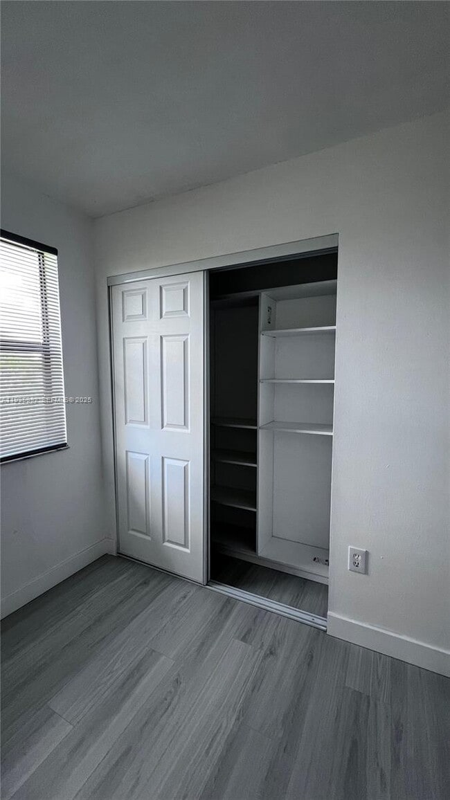 Building Photo - 173 NW 93rd Ave