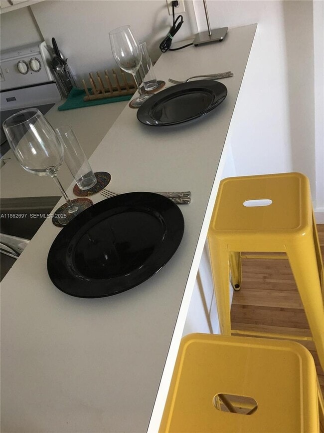 Building Photo - 1035 West Ave