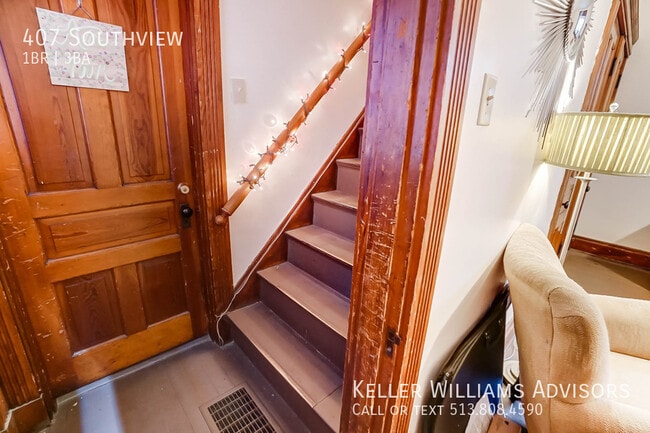 Building Photo - 407 Southview-
