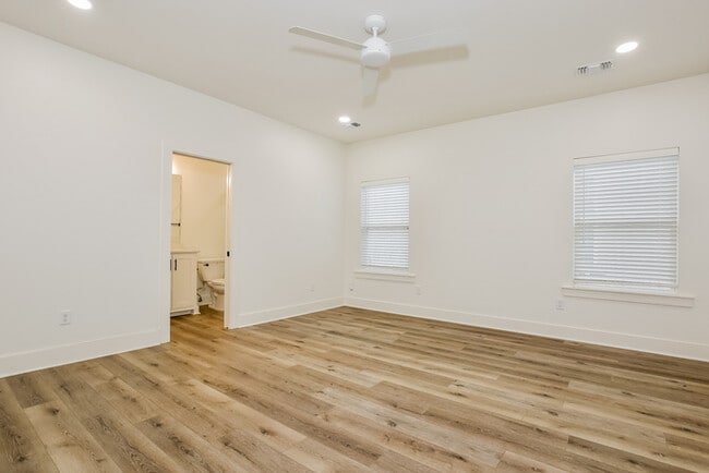 Building Photo - 16312 Lamarche Dr