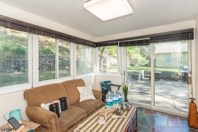 Building Photo - 123 Smull Ave