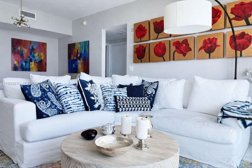 Building Photo - 951 Brickell Ave