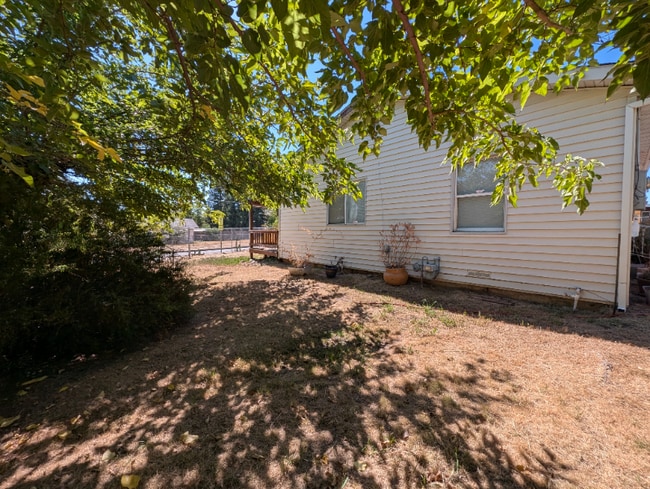 Building Photo - 2431 Las Plumas Ave