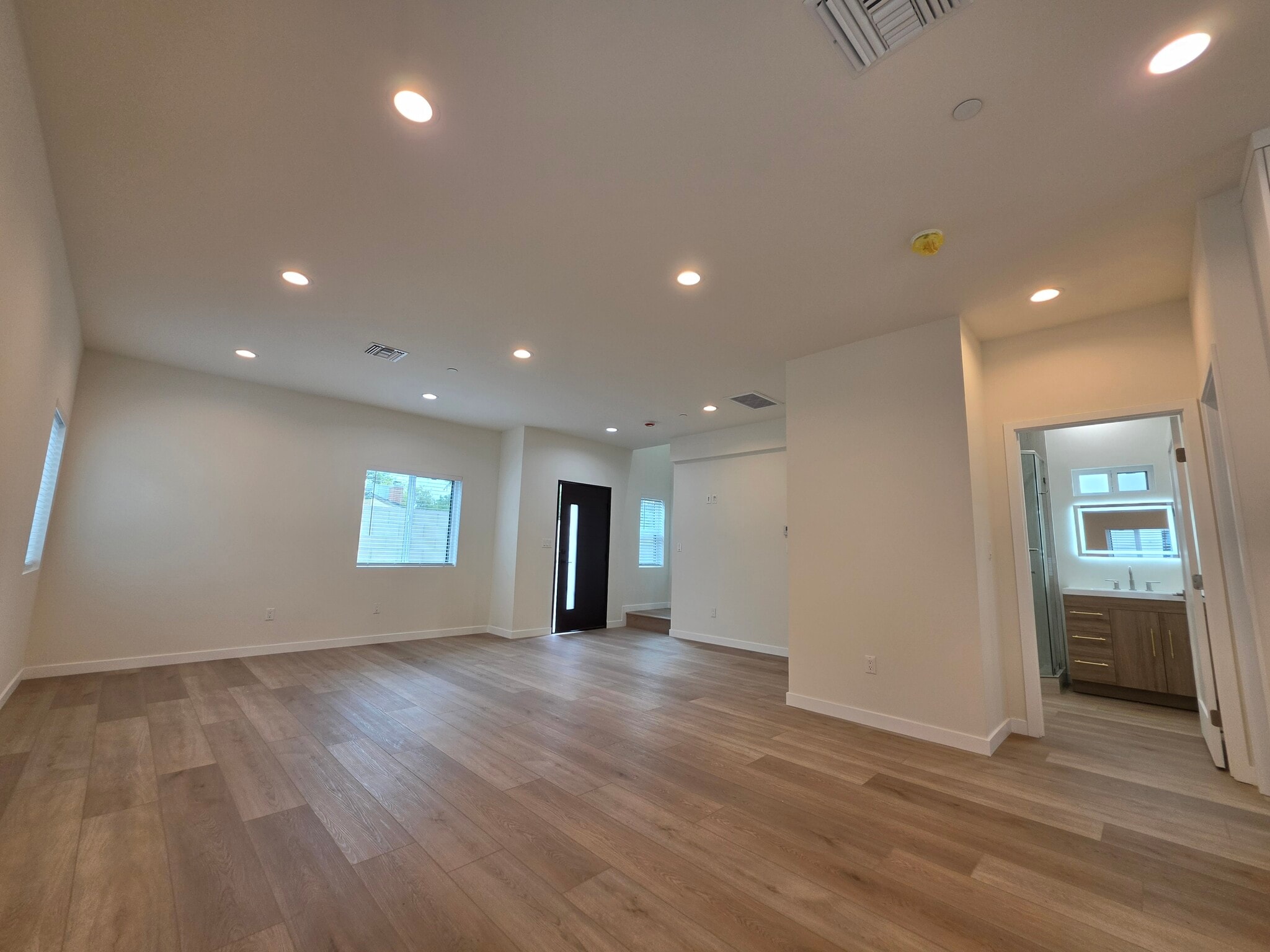 Building Photo - 6746 Ben Ave