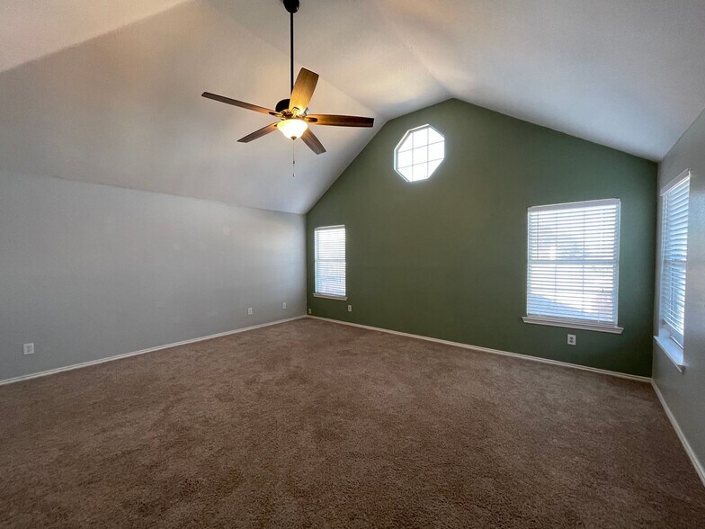 Building Photo - 2718 Bordeaux Dr