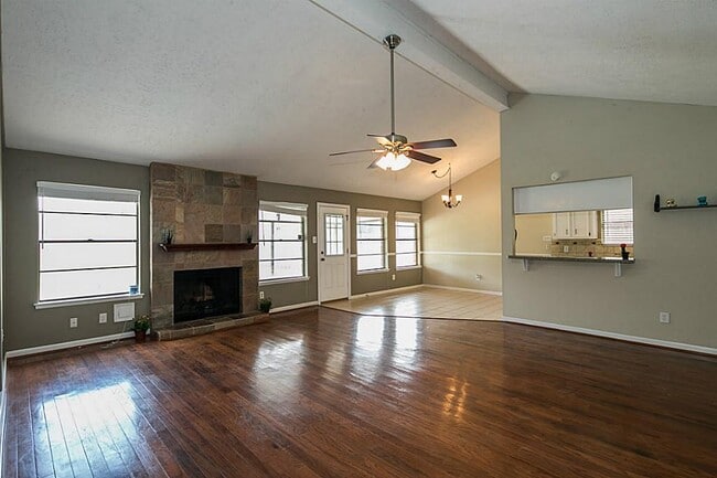 Building Photo - 3107 Wagon Trail Dr