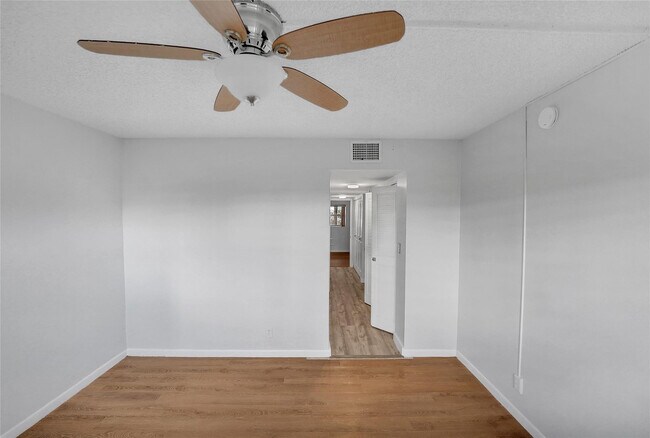 Building Photo - 2800 NE 14th Street Causeway