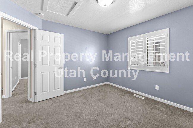 Building Photo - Pleasant Grove Townhome