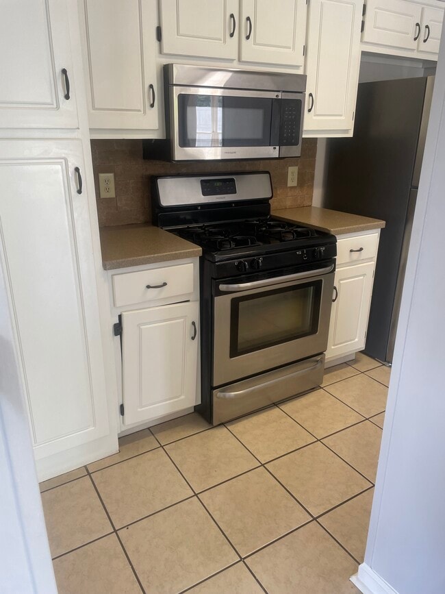 Building Photo - 5816 Cameo Ct