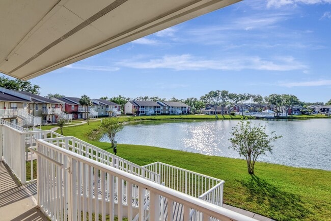 Building Photo - Water Front 1 Bedroom 1 Bath Condo for Rent in Brandon - 2nd Floor - Incredible Views