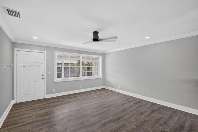 Building Photo - 824 Bayberry Dr