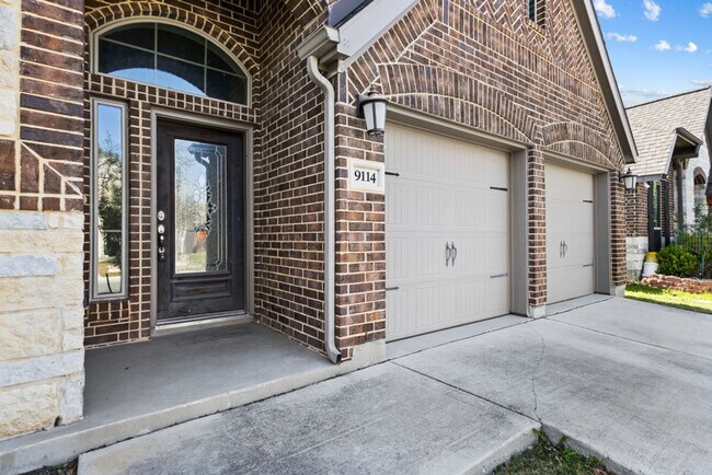 Building Photo - 4 Bedroom/3 Bath Kallinson Ranch Subdivision