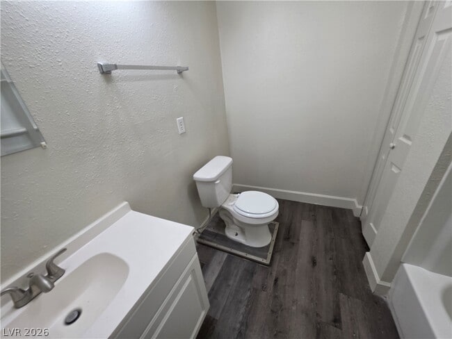Building Photo - 3412 Townhouse Dr
