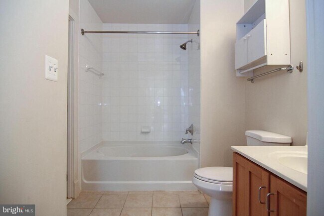 Building Photo - 1200 N Hartford St