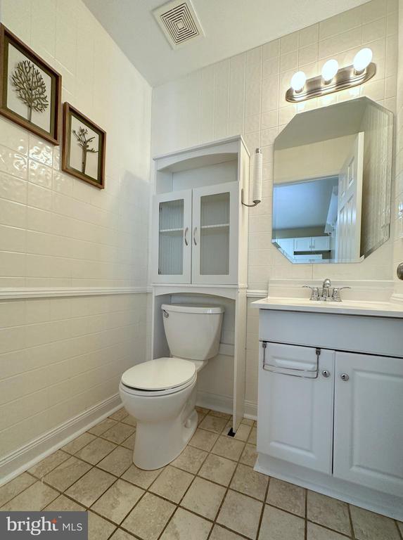 Building Photo - 102 Ridge Ct