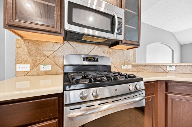 Building Photo - 24822 Diamond Run Ct
