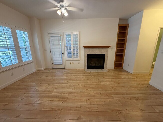 Building Photo - Downtown Templeton (3/2) - Must See!!
