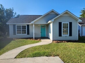 Building Photo - Bright & Inviting 3-Bedroom Home with Open...