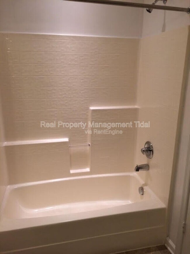 Building Photo - 920 Southmoor Dr