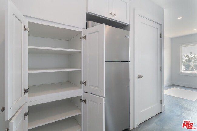 Building Photo - 2303 W 30th St