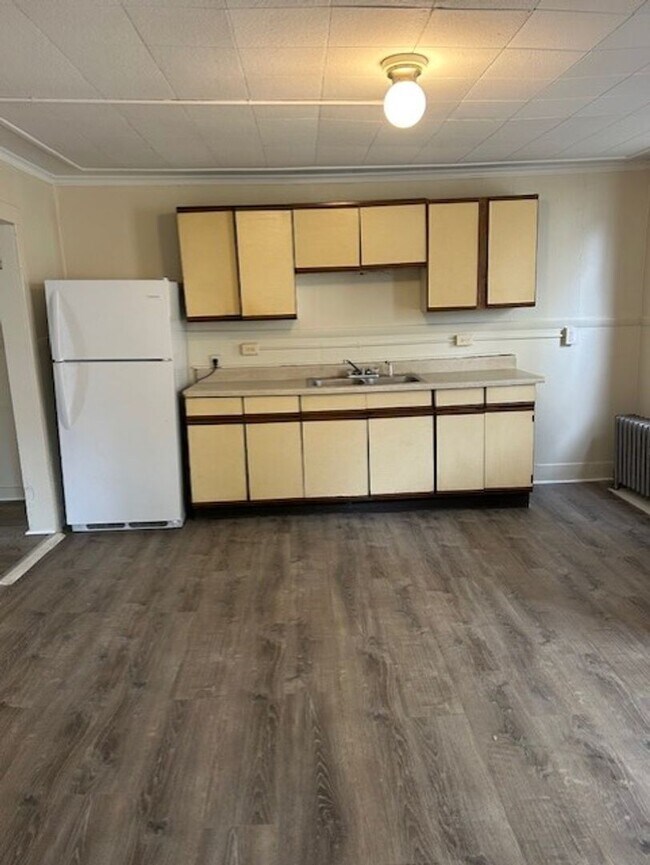 Building Photo - 73 Marlboro St