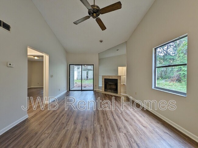 Building Photo - 7635 Indian Lakes Dr