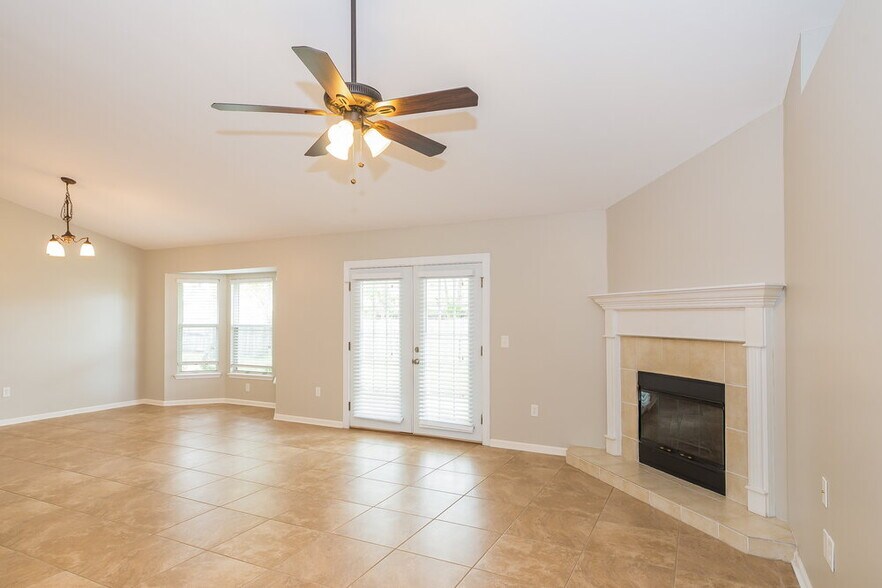 Building Photo - 3289 Avalon Dr