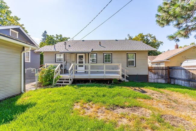 Building Photo - Charming 5-Bedroom South Hill Home Near Manito Park Coming Soon!