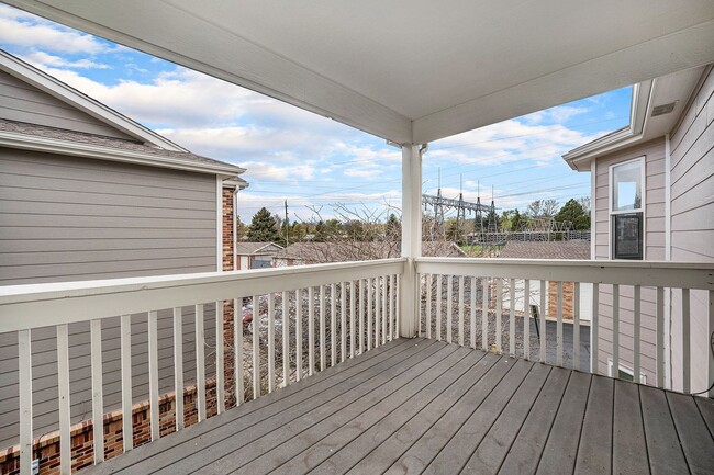 Building Photo - Check out this beauty - Available now!!