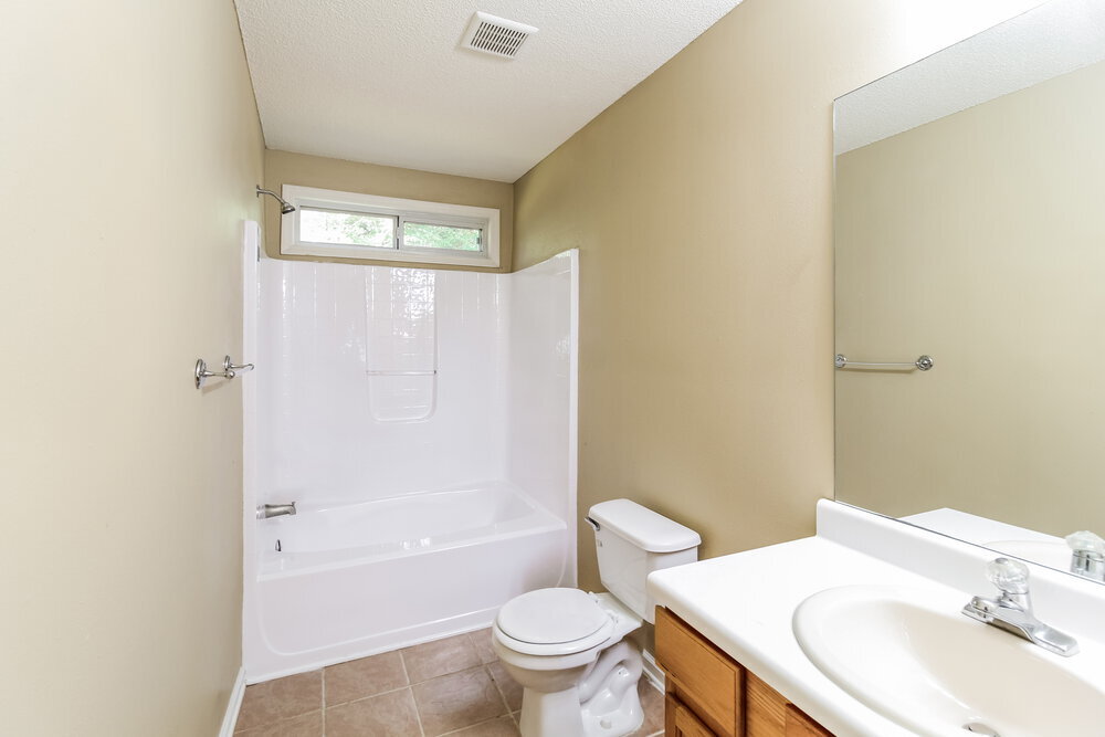 Building Photo - 6581 Lake Mill Trce