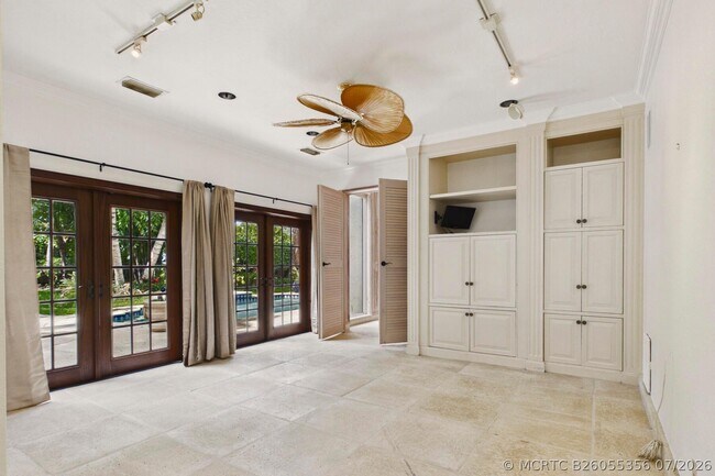 Building Photo - 107 Flagler Promenade S