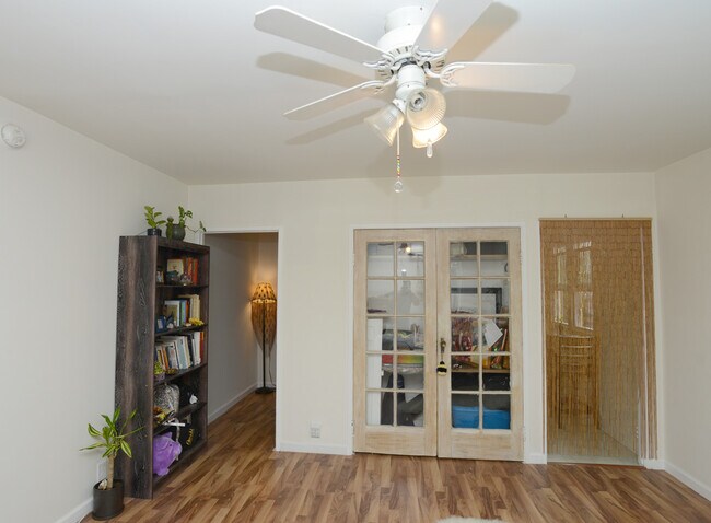 Building Photo - 658 San Juan Ave