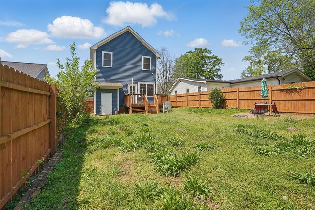 Building Photo - AVAILABLE-GREAT HOME IN THE HEART OF RALEI...