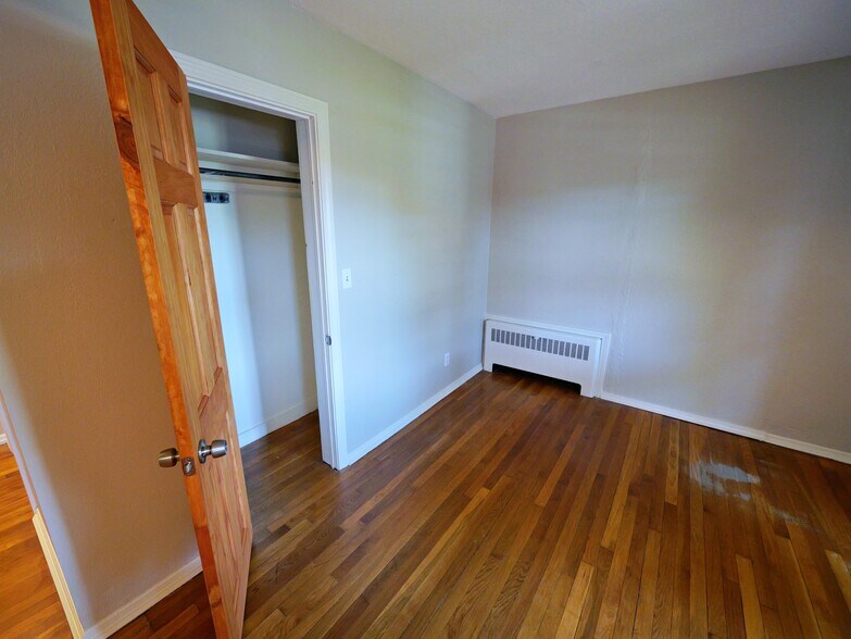 Building Photo - 1026 Springfield St