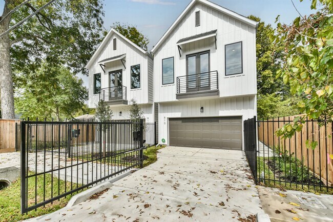 Building Photo - 810 Mansfield St