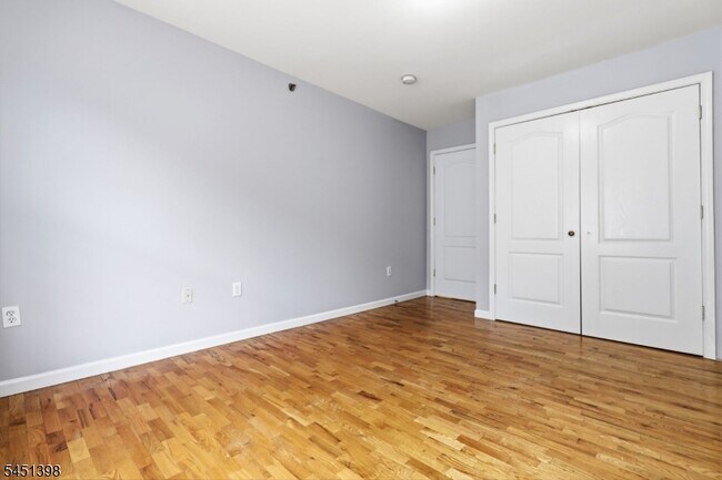Building Photo - 83 Farley Ave