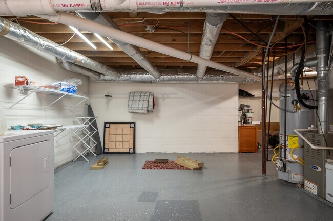Building Photo - 115 Winterberry Dr