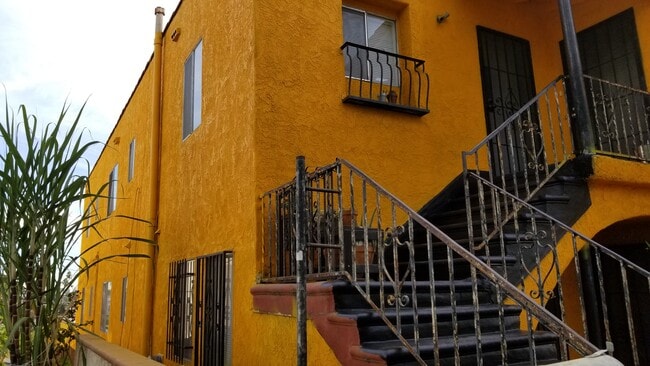 Building Photo - 214 N Hoover St