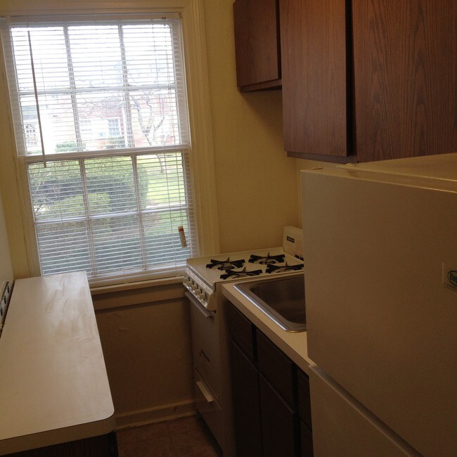 Elwood Gardens 58195835 Elwood St Pittsburgh PA 15232 Apartment Finder