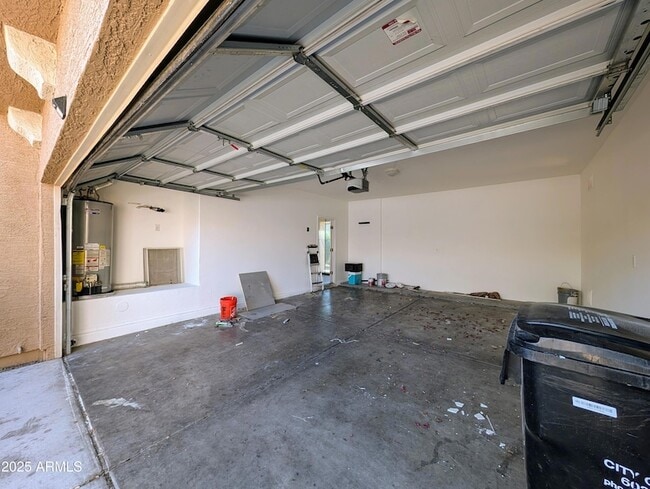 Building Photo - 3848 E Pollack St