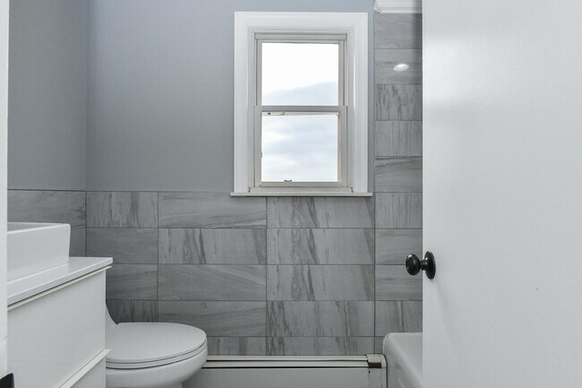 Building Photo - 4608 Grand Ave