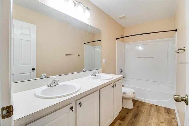 Building Photo - 142 Wilson Bay Ct