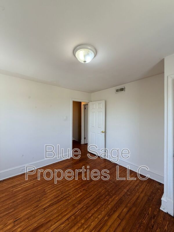 Building Photo - 601 Littlecroft Rd